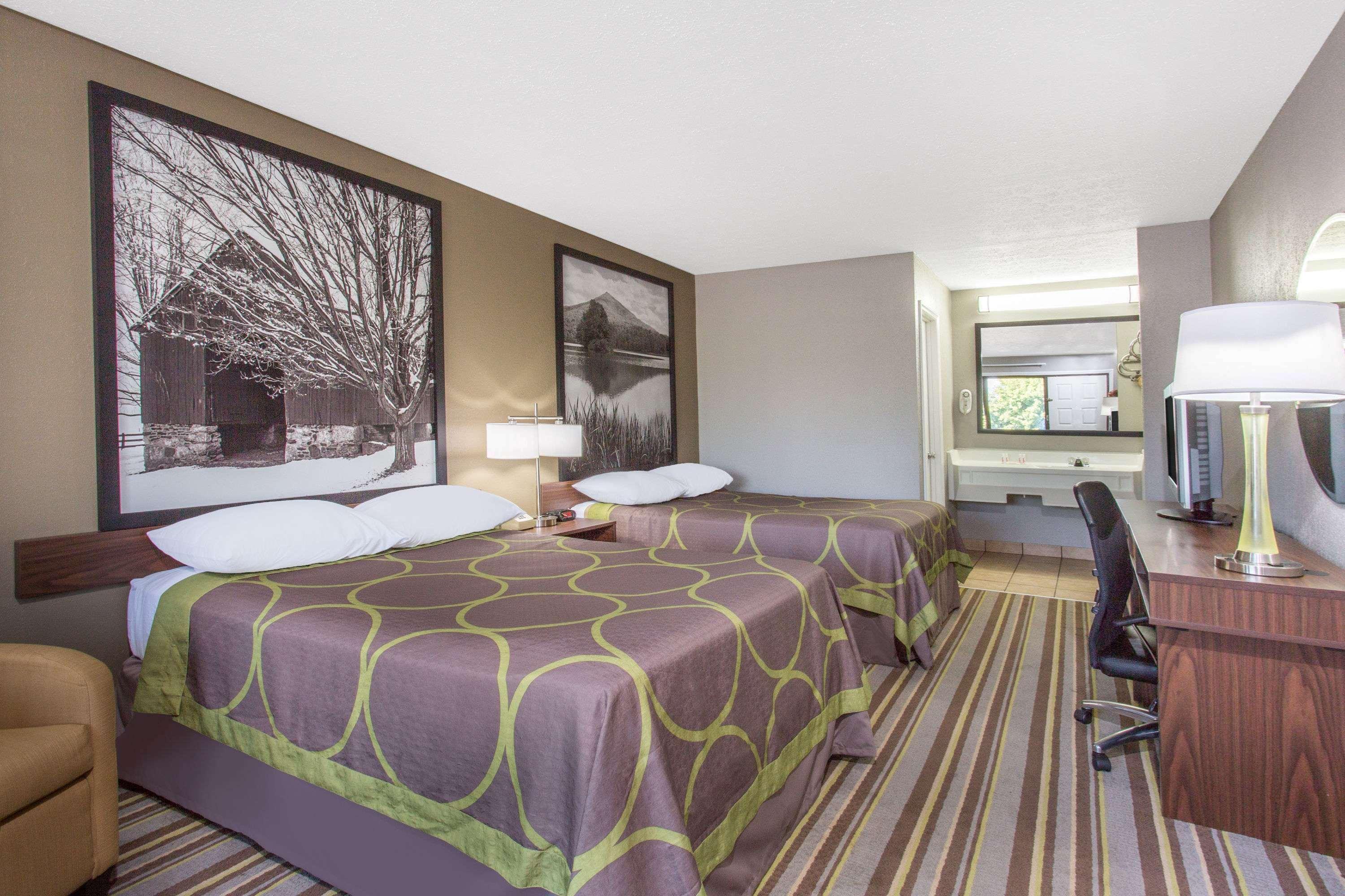 ซูเปอร์ 8 บาย วินด์แฮม ไวเทวิลล์ Hotel วิธวิลล์ ภายนอก รูปภาพ