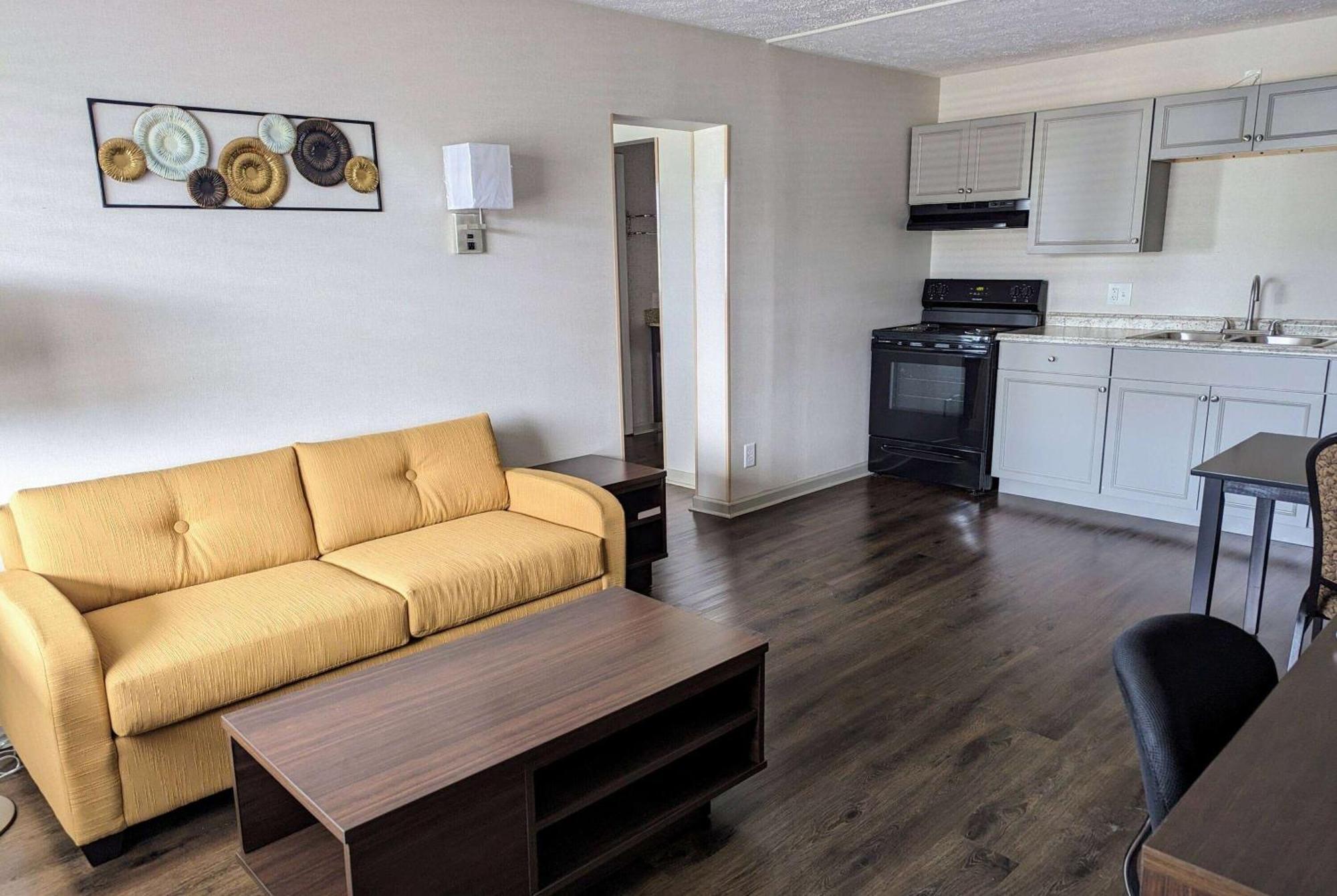 ซูเปอร์ 8 บาย วินด์แฮม ไวเทวิลล์ Hotel วิธวิลล์ ภายนอก รูปภาพ